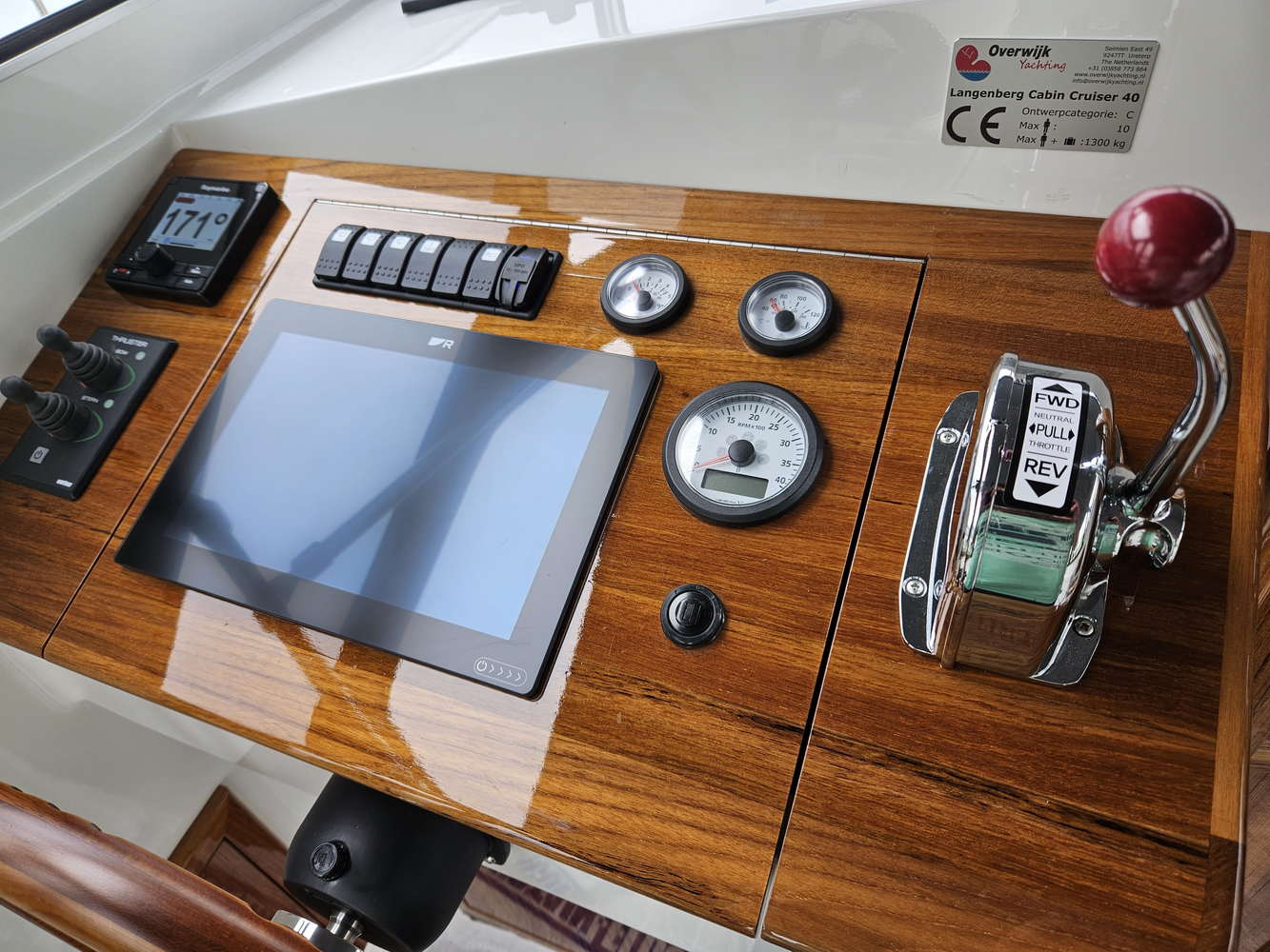 Dashboard langenberg cabin cruiser 40